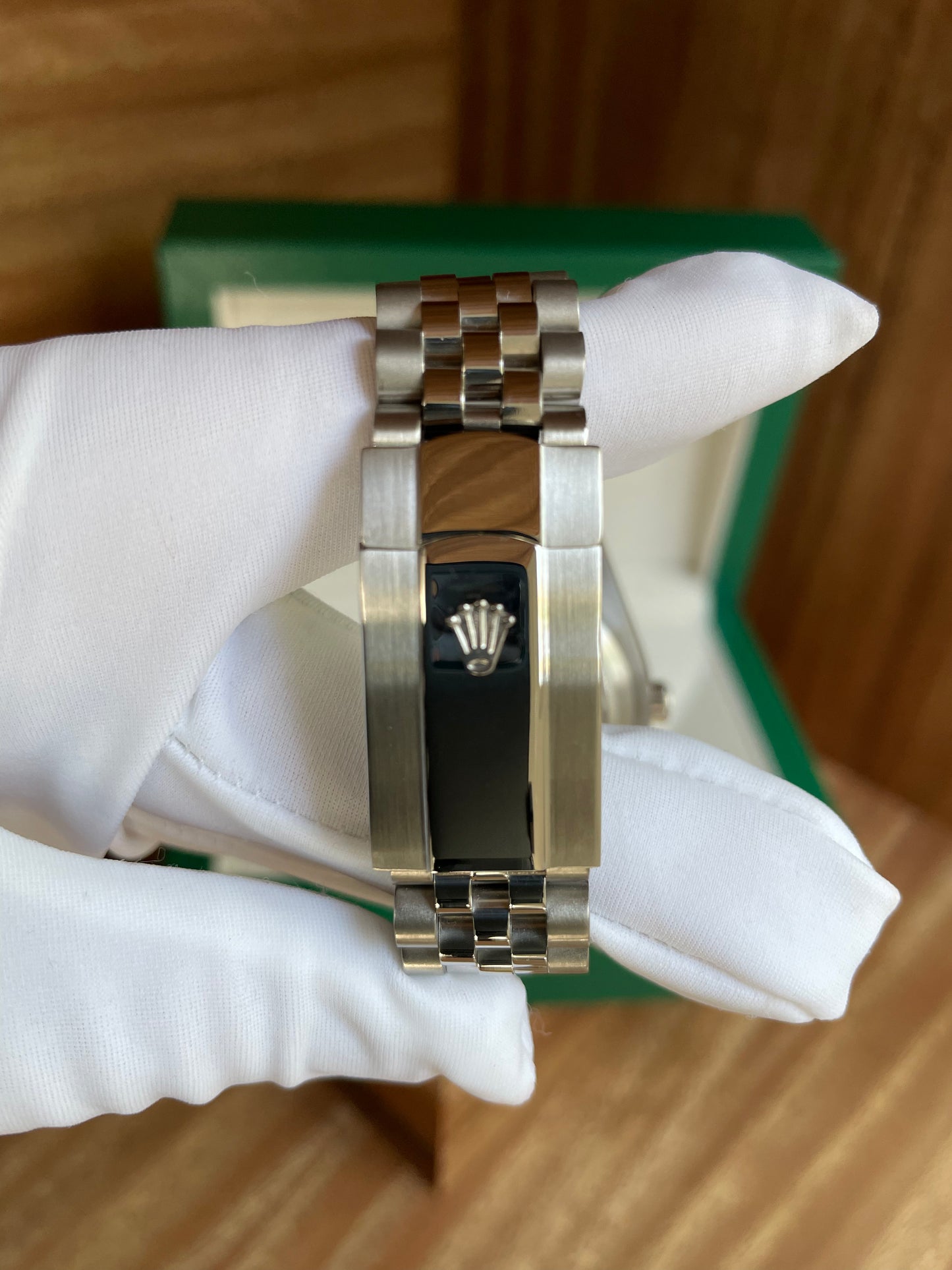 Rolex - Datejust Oyster Perpetual White