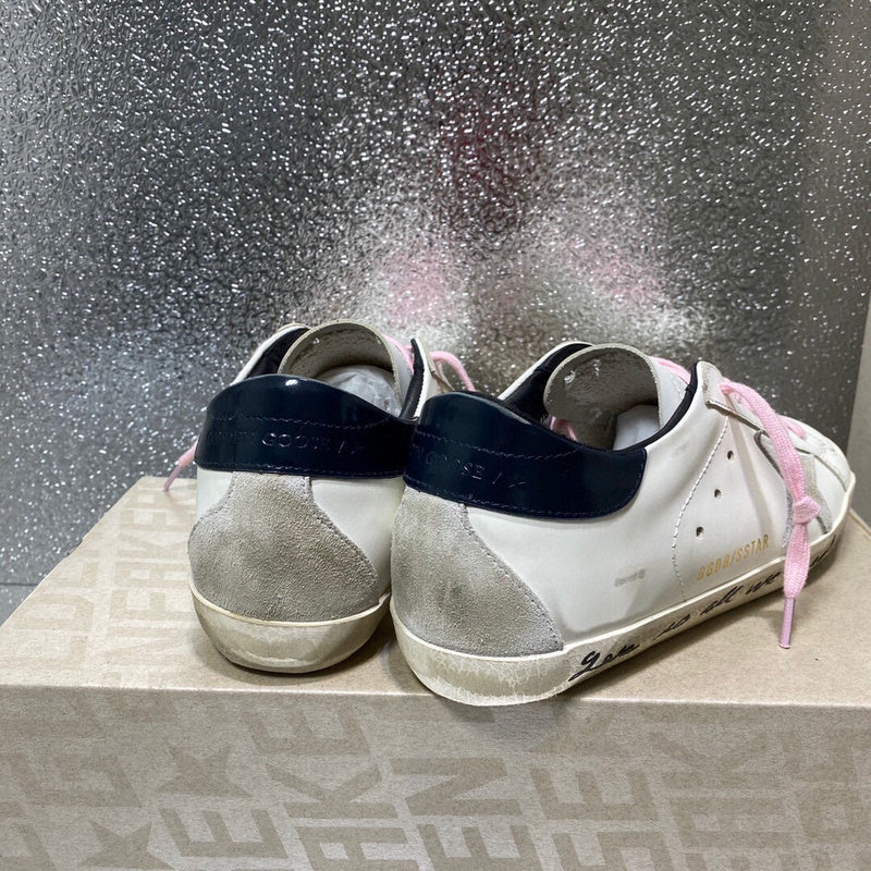 Golden Goose "Love is all we need"