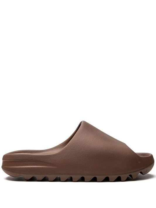 Yeezy Slides Earth Brown