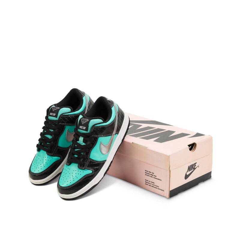 Nike SB Dunk Diamond Supply Co